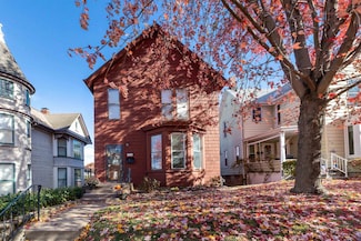 1156 Center Place, Dubuque, IA 52001