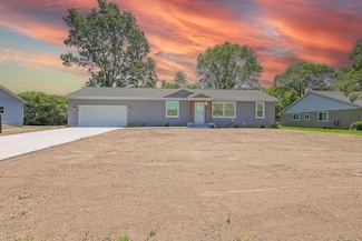 1949 Summerset Dr, Muskegon Charter Township, MI 49442