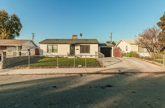 3305 Mayfair Dr N, Fresno, CA 93703