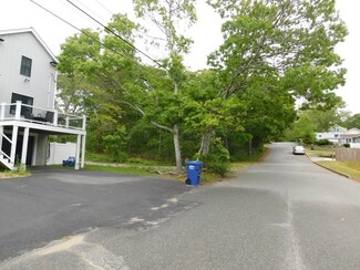 6 & 8 Acorn Ave, Wareham, MA 02571