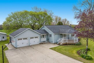 5898 S Oceana Dr, Rothbury, MI 49452