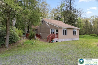 118 Johns Ln, Long Pond, PA 18334