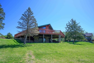 9 Oakmont Ct, Galena, IL 61036