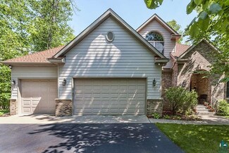 2010 Featherstone Dr, Duluth, MN 55803