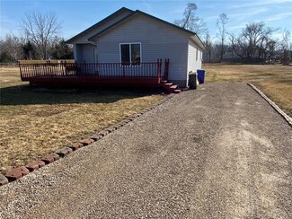 2370 Rompot St SE, Cedar Rapids, IA 52403