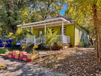 307 E Birch St, Carbondale, IL 62901