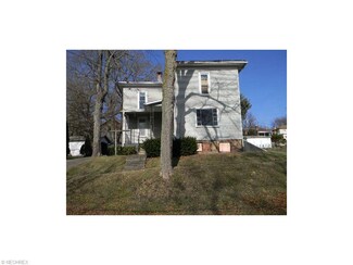 135 Hazelton St Unit 2, Sherrodsville, OH 44675