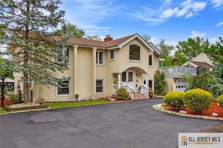 8 Harold Ave, Edison, NJ 08820