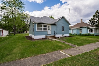 303 S Main St, Flanagan, IL 61740