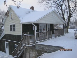 265 South St, East Palestine, OH 44413