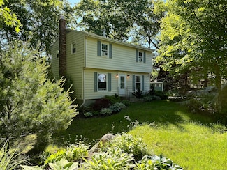 148 Flanders Rd, Stonington, CT 06378