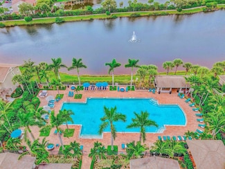 477 Pacific Grove Dr Unit 4, West Palm Beach, FL 33401