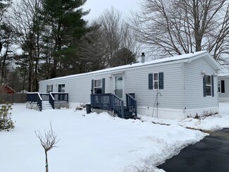 12 Fairview Dr, Lisbon, ME 04250
