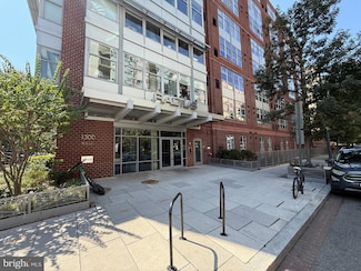 1300 N St NW Unit 318, Washington, DC 20005