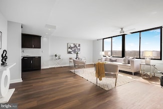 4600 Duke St Unit 630, Alexandria, VA 22304