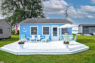 8445 Big Fisher Hwy, Harsens Island, MI 48028