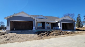 108 Edenview Dr, Eden, WI 53019