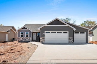 1730 Founders St, Vinland, WI 54956