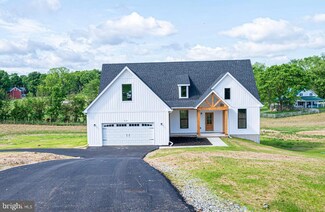 80 Emerald Heights Ct, Shenandoah Junction, WV 25442