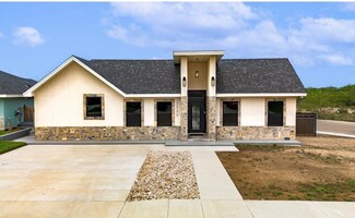 2333 Rio Sabinas Dr, Eagle Pass, TX 78852