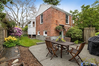 10302 12th Ave NW, Seattle, WA 98177