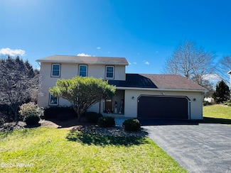 1050 Oak Ln, Jersey Shore, PA 17740