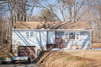317 Bolt Hill Rd, Eliot, ME 03903