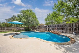 2260 Rocky Ridge Loop, Canyon Lake, TX 78133