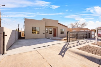 520 Bellamah Ave NW, Albuquerque, NM 87102