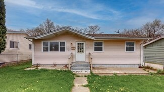 124 N Farnsworth Ave, Aurora, IL 60505