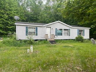 9540 Pickerel Lake Rd, Petoskey, MI 49770