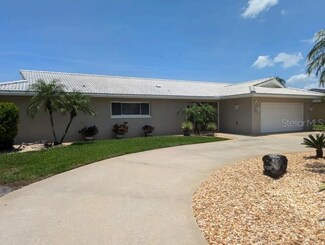 212 Poinciana Ln, Largo, FL 33770