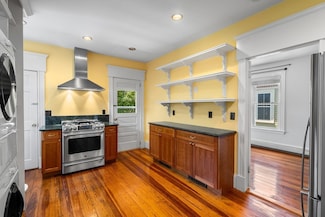25 Boynton St Unit 3, Jamaica Plain, MA 02130