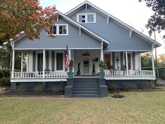 31 Kibbee St, Hawkinsville, GA 31036