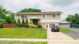 490 Amherst Ln, Hoffman Estates, IL 60169