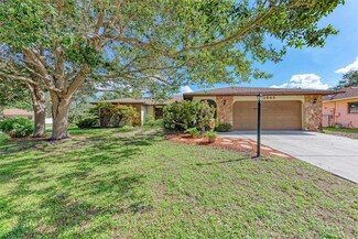 1645 Bay Hill Cir, Sarasota, FL 34232