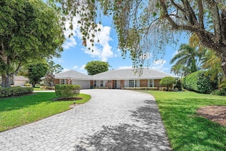 489 S Country Club Dr, Lake Worth, FL 33462