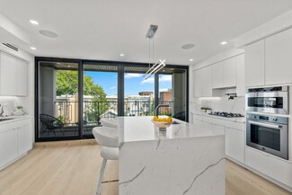 21-25 37th St, Astoria, NY 11105
