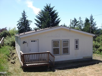 633 7th St SE, Toledo, OR 97391