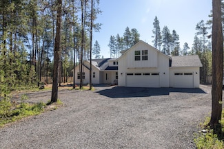 54736 Powell Ln, Bend, OR 97707