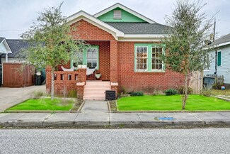 3715 1/2 Avenue S, Galveston, TX 77550