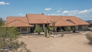 15 E Briles Rd, Phoenix, AZ 85085