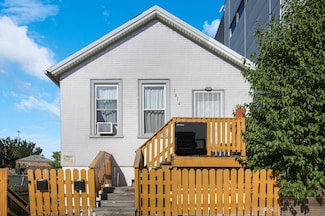 1816 S Jefferson St, Chicago, IL 60616
