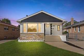 8804 S Fairfield Ave, Evergreen Park, IL 60805