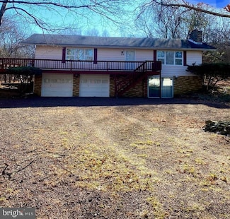 68 Lakeview Dr, Albrightsville, PA 18210