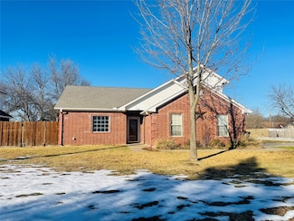103 W 6th St, Lindsay, TX 76250
