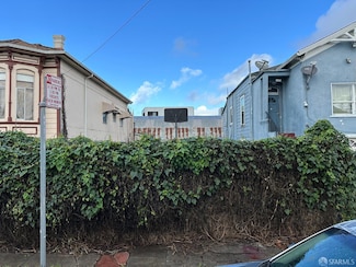 1486 34th St, Oakland, CA 94608