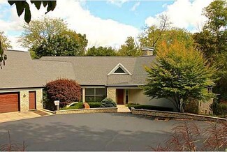 4626 Brittany Rd, Ottawa Hills, OH 43615