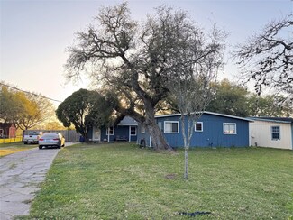 2703 Duncan Dr, Freeport, TX 77541