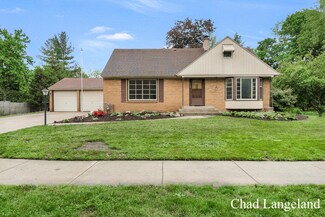 132 E 38th St, Holland, MI 49423